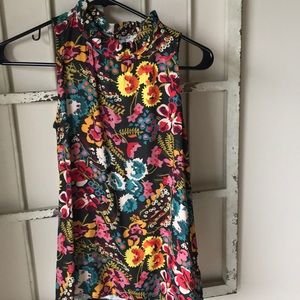 Sleeveless Turtle Neck